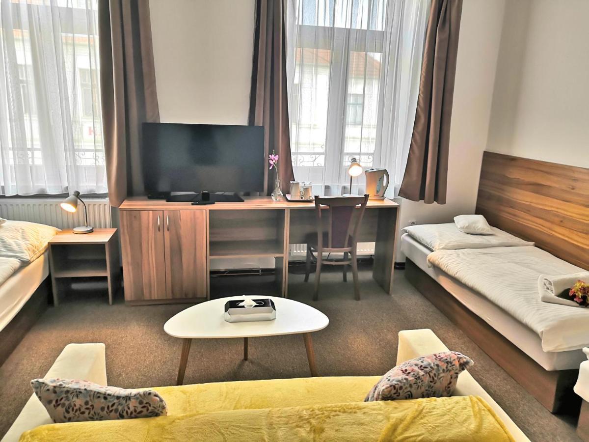 Hotel U Brany Uhersky Brod Exterior photo