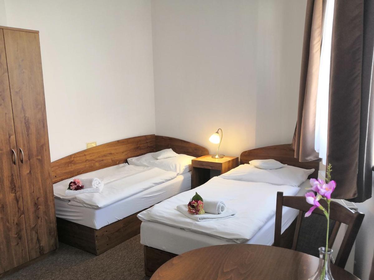 Hotel U Brany Uhersky Brod Exterior photo
