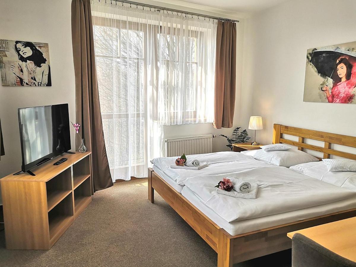 Hotel U Brany Uhersky Brod Exterior photo
